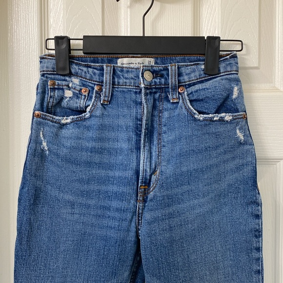 Abercrombie & Fitch Ultra High Rise Ankle Straight - Picture 2 of 11